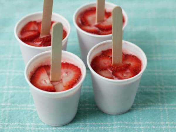 Easy Strawberry Popsicles (with Greek Yogurt!)