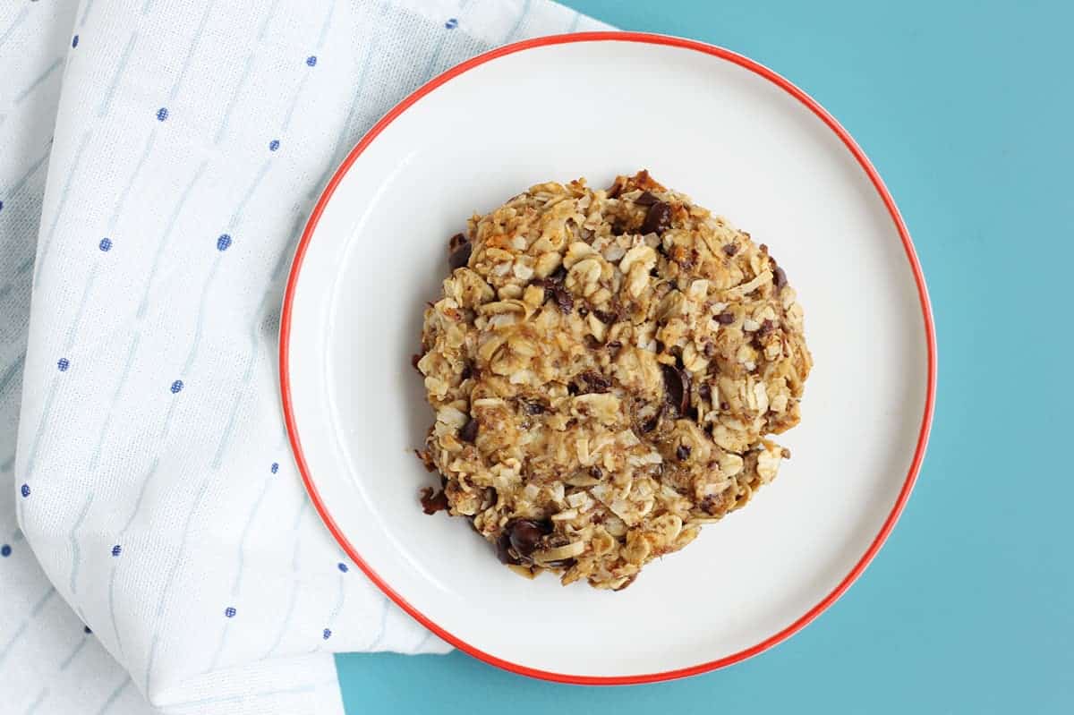 lactation-cookie-on-white-plate