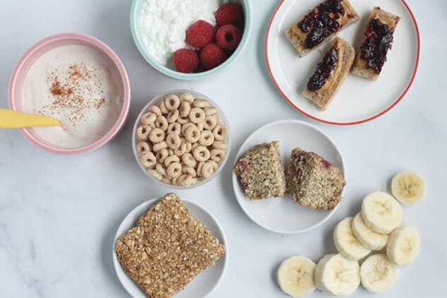 12 Easy Bedtime Snacks For Kids (Plus Sleep Routine Tips!)