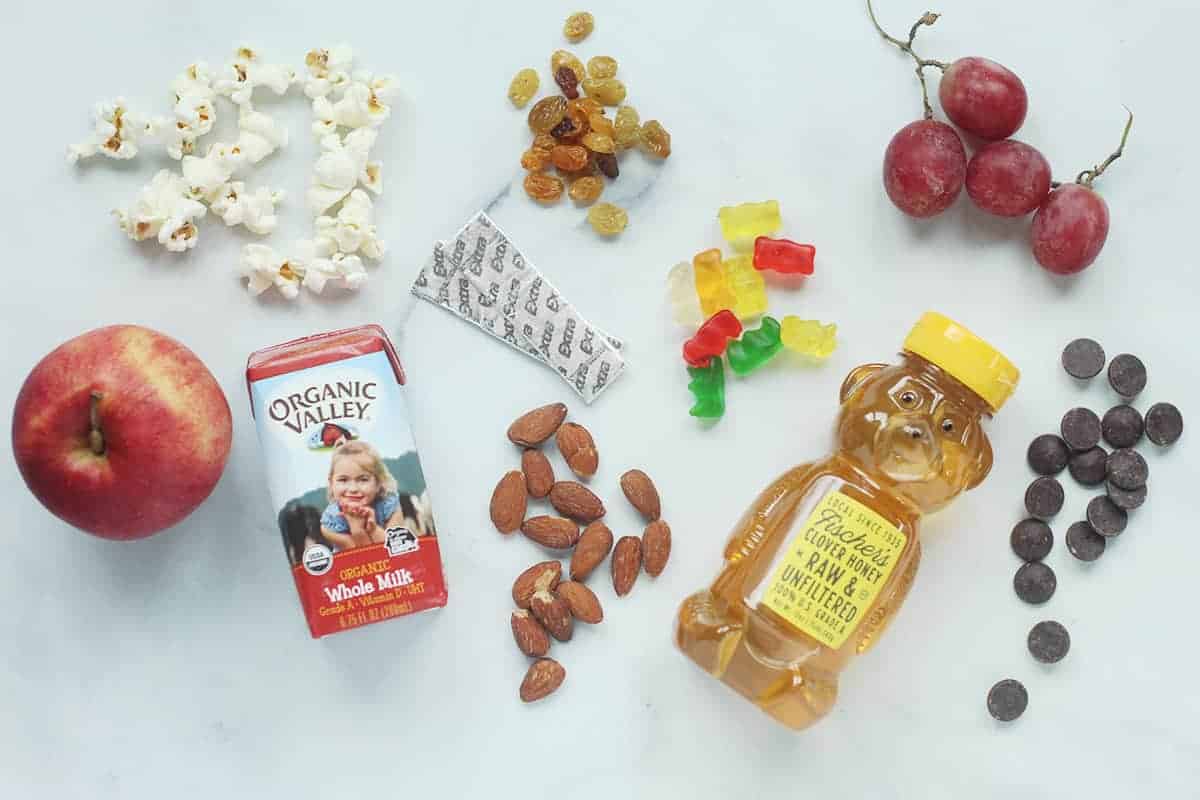 https://www.yummytoddlerfood.com/wp-content/uploads/2021/03/food-for-kids-on-marble-surface.jpg