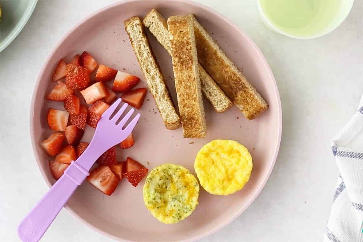 https://www.yummytoddlerfood.com/wp-content/uploads/2021/07/egg-cups-on-plate-with-toast.jpg