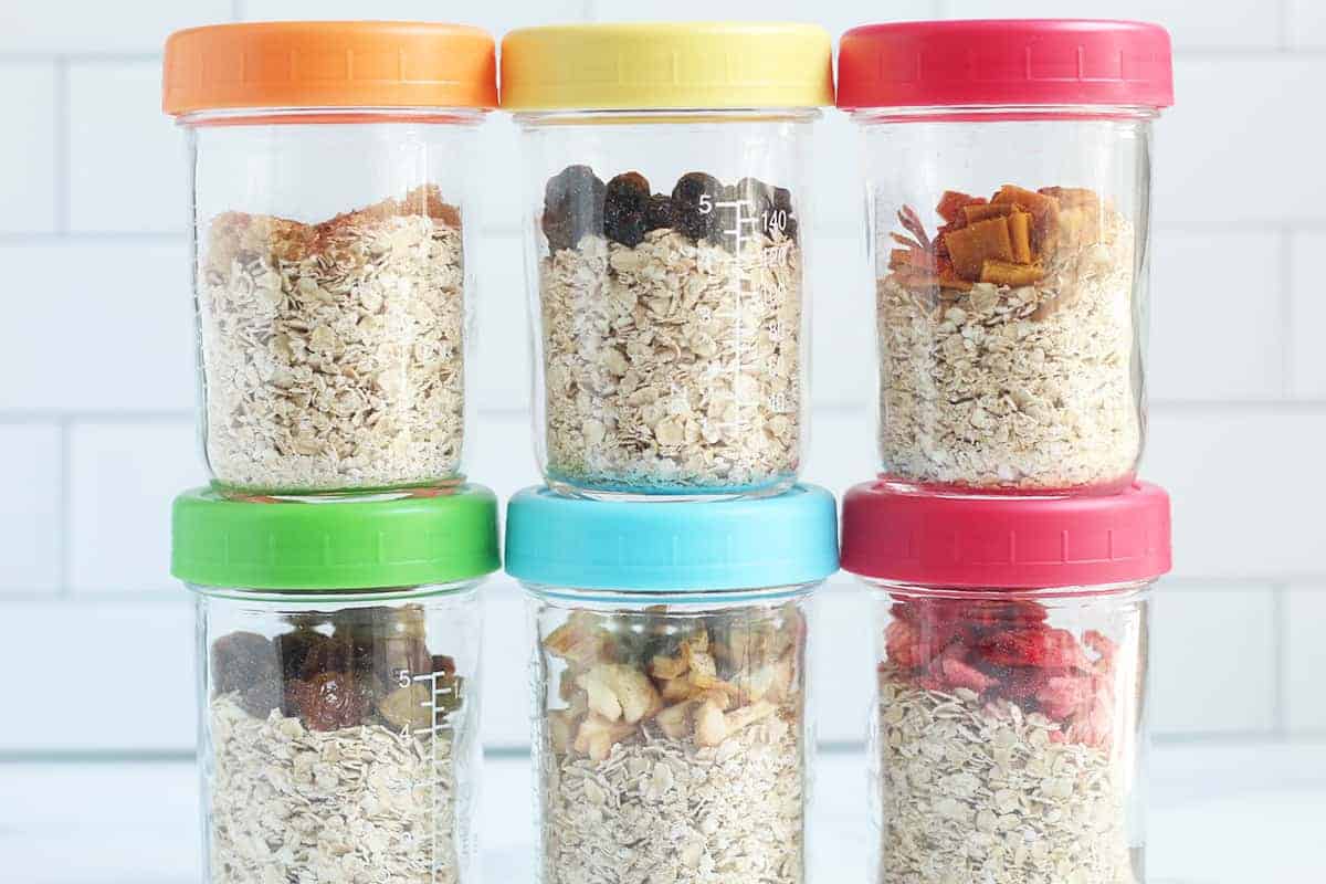 https://www.yummytoddlerfood.com/wp-content/uploads/2021/08/instant-oatmeal-in-storage-containers.jpg