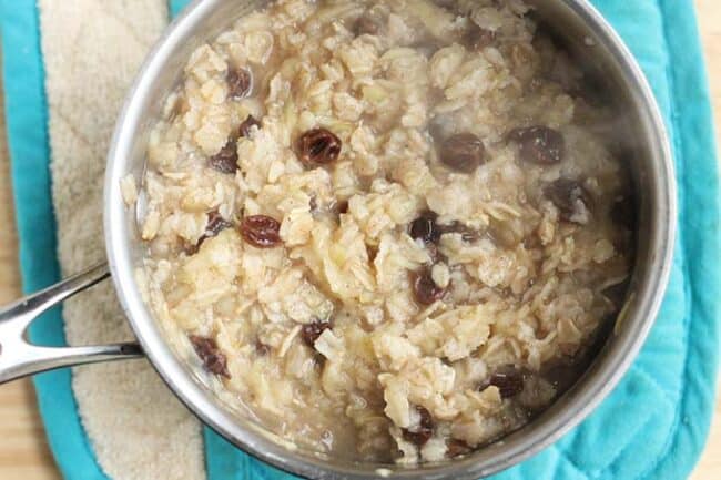 Easy Apple Cinnamon Oatmeal (to Share with the Kids!)