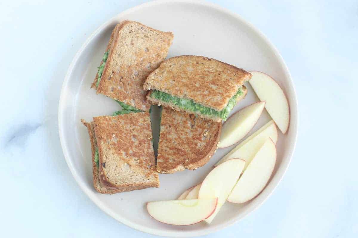 https://www.yummytoddlerfood.com/wp-content/uploads/2021/10/spinach-grilled-cheese-on-plate.jpg
