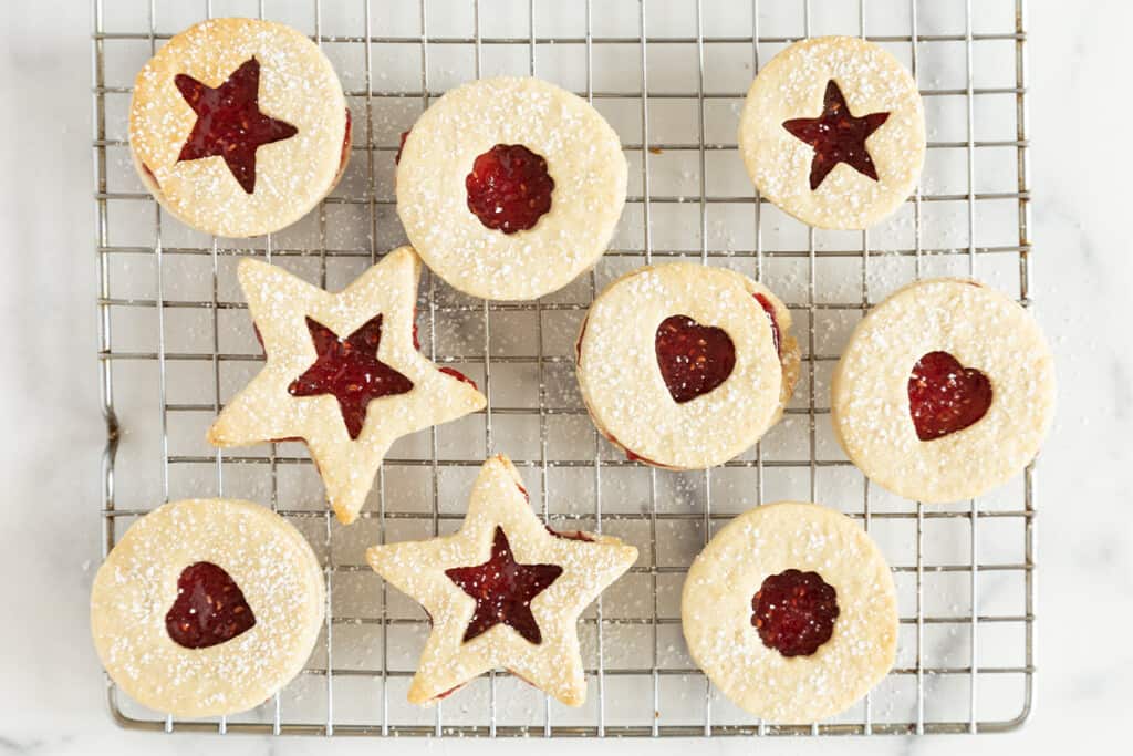 Jam cookies on cooling rack.