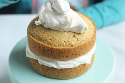 First Birthday Smash Cake (with Yogurt Frosting) - Yummy Toddler Food