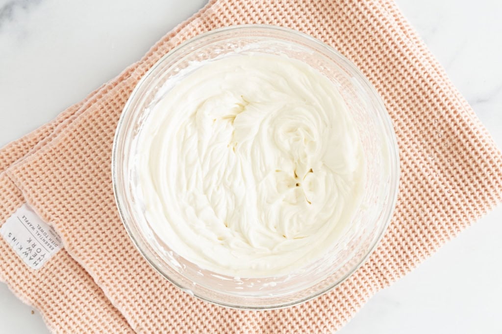How to make yogurt frosting, step 4.