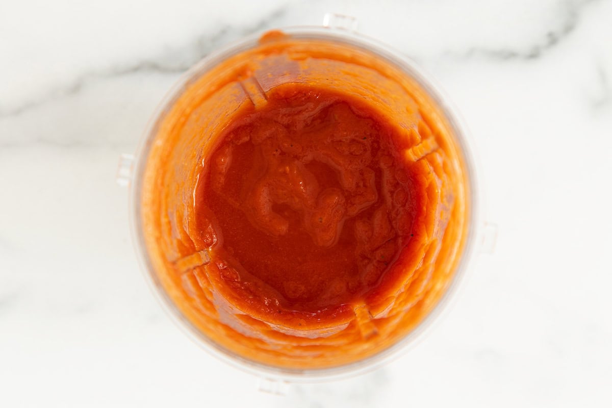 Tomato sauce in blender for pastina soup.