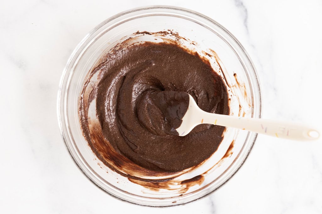 Vegan mousse in glass bowl.